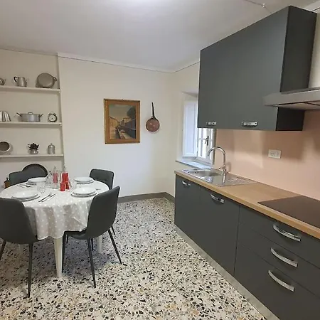 בית נופש Borgo Bucatra Casa Giuseppina *